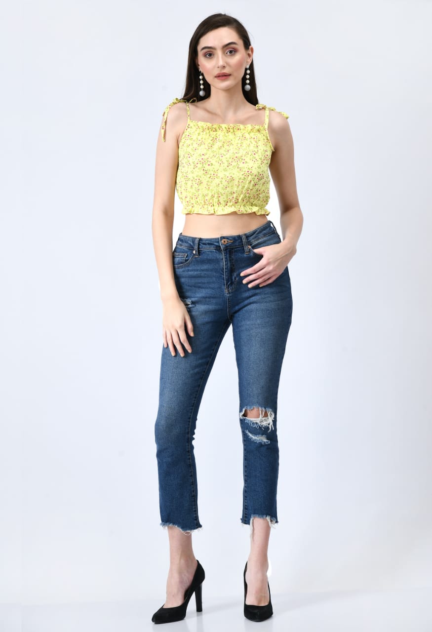 Women Floral tie up spaghetti style crop top